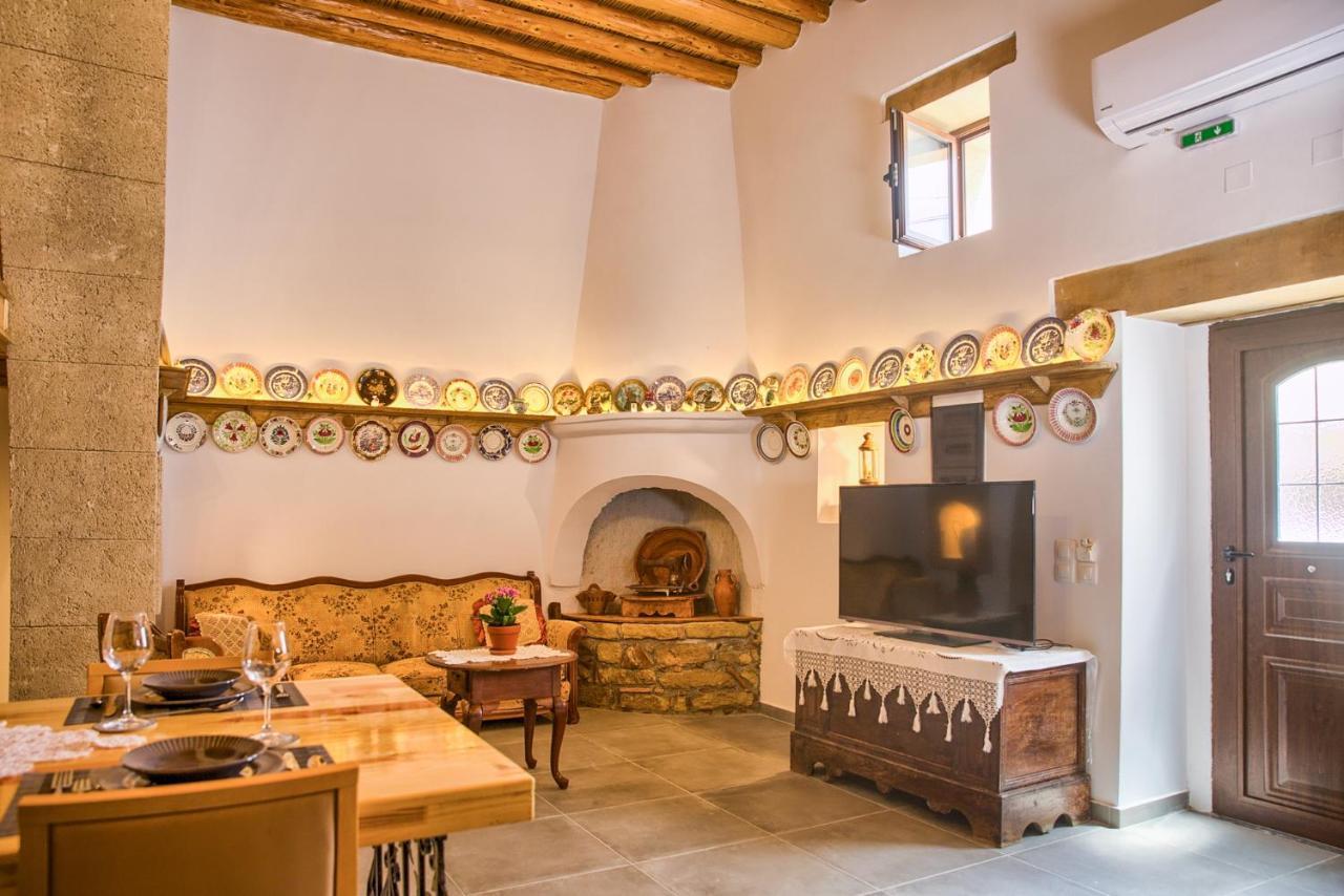 Stone Arch Malona Village Exterior foto